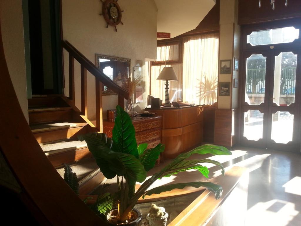 Hotel L'Approdo 브린디시 외부 사진